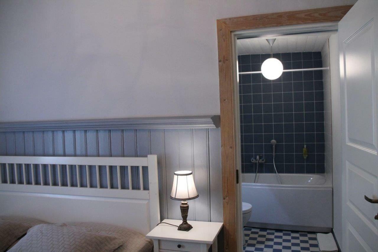 Meke Otel Mustkalni Dış mekan fotoğraf