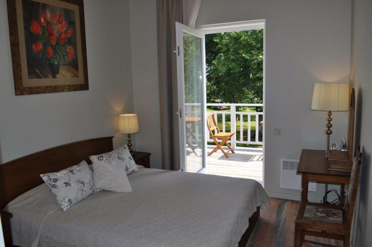 Meke Otel Mustkalni Dış mekan fotoğraf
