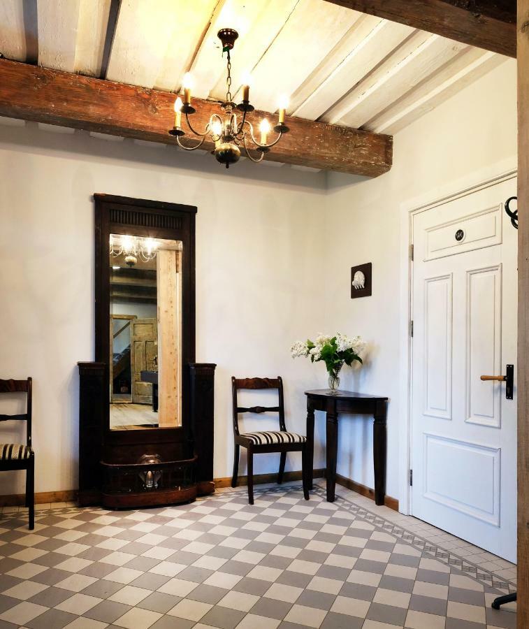 Meke Otel Mustkalni Dış mekan fotoğraf