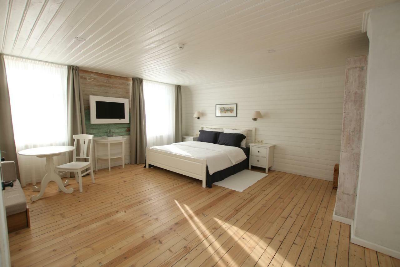 Meke Otel Mustkalni Dış mekan fotoğraf