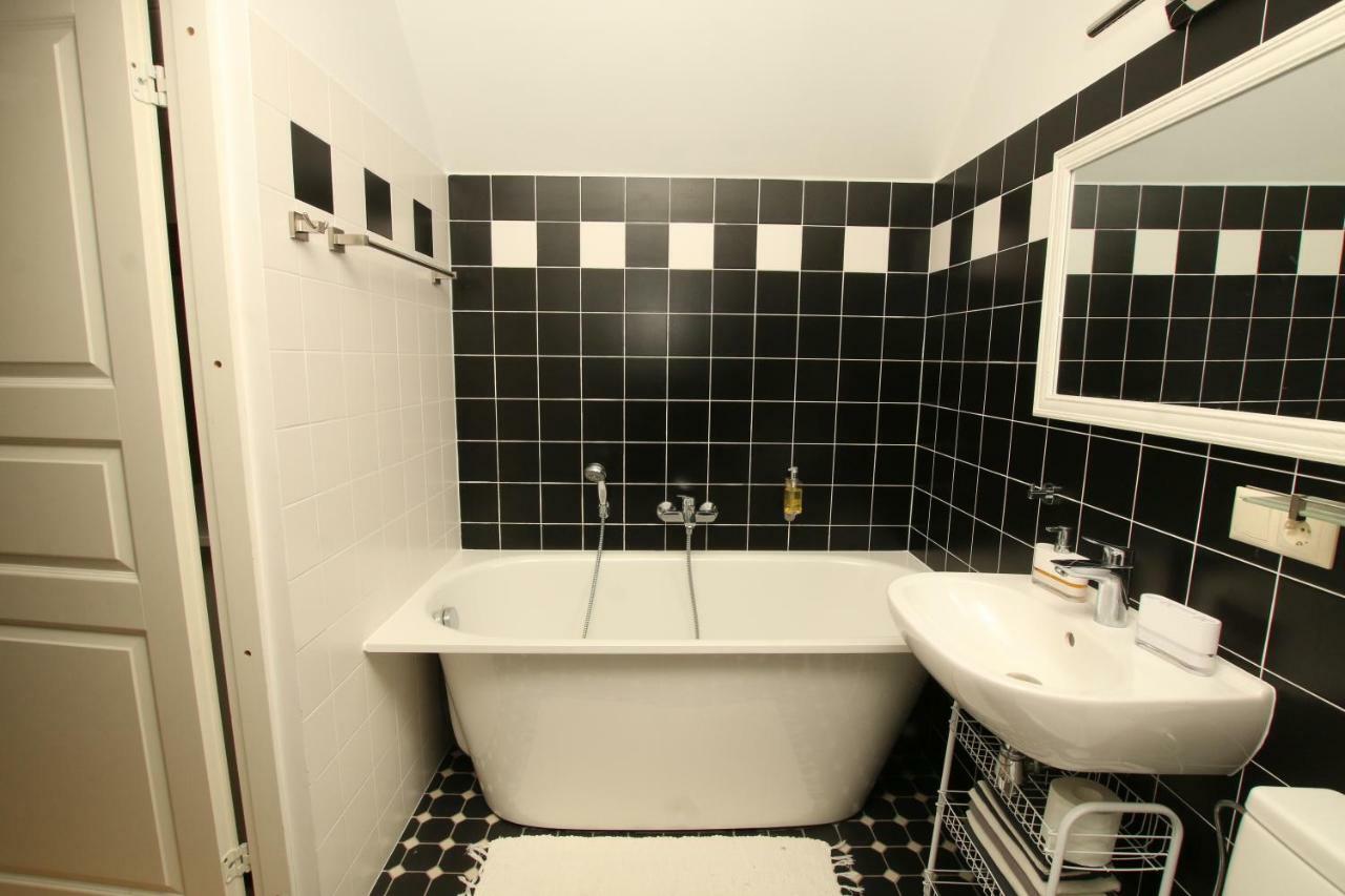 Meke Otel Mustkalni Dış mekan fotoğraf